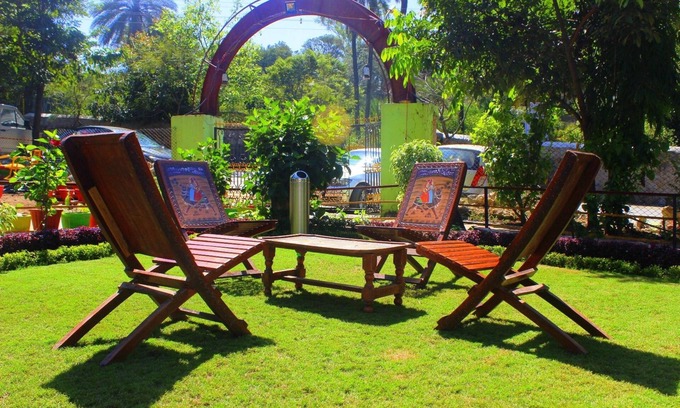 Mount Abu Hotel | Toppers corner-A Boutique Garden Resort