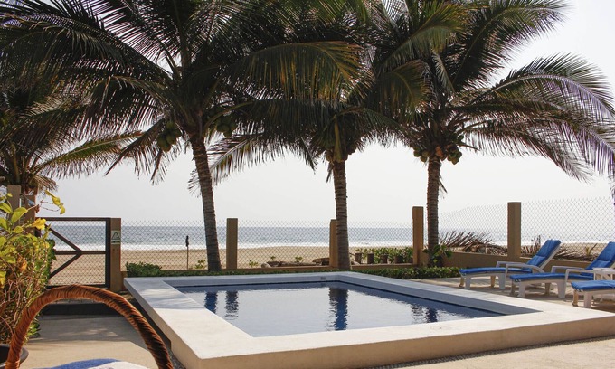 Ixtapa - Zihuatanejo Otro | Total Privacy on Playa Blanca Casa Flor De Coco