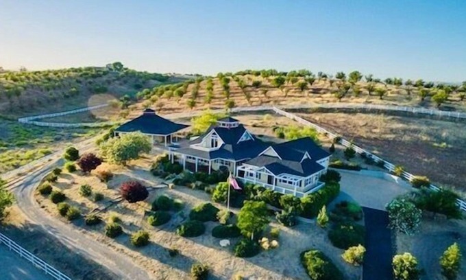 Paso Robles Casa | Una granja moderna inspirada en Francia con influencias españolas en el lado oeste