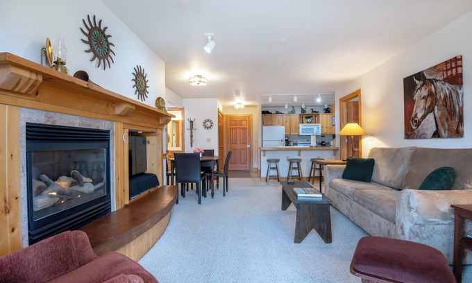 Driggs Condominio | Tour National Parks! Hot Tubs & Gym! End Unit! Jackson Hole & Teton Valley, ID!