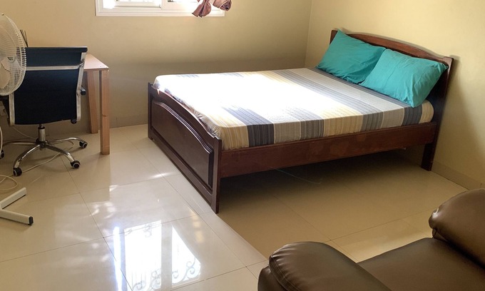 Diamniadio Cama Y Desayuno | TOUTAF Diamniadio Chambre AIDB