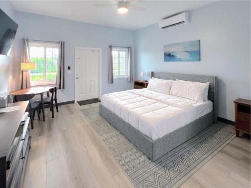 Marsh Harbour Hotel | Town Center Plaza & Suites Abaco