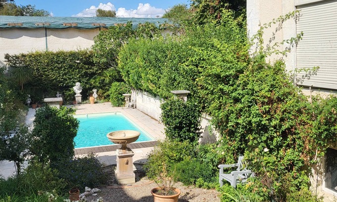 Riberac Casa | Town House with walled garden and heated pool