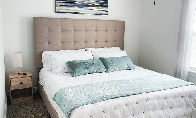 Jeffersonville Casa | Townhouse mins to UofL & KY Exposition Center