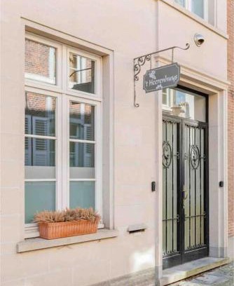 Eeklo Apartamento | Townhouse room heerenhuys