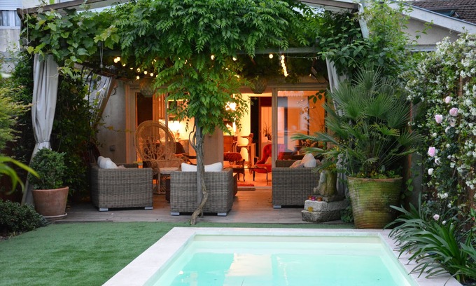 Talence Casa | Casa adosada con piscina y jardín