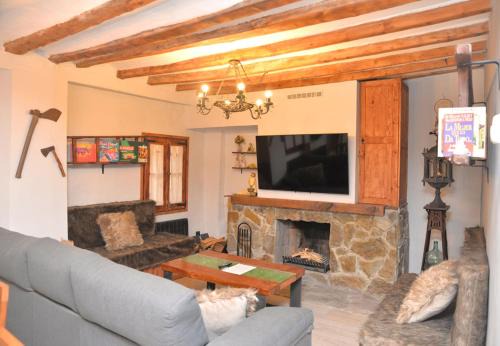 La Pobla de Lillet Apartamento | Tríplex Rústico-Moderno hasta 18 plazas - Pobla de Lillet