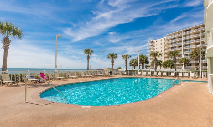 Orange Beach Condominio | Tradewinds Condos by Hosteeva
