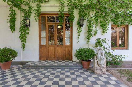 Chacras de Coria Casa | Tradicional Casona de época, opcional desayuno