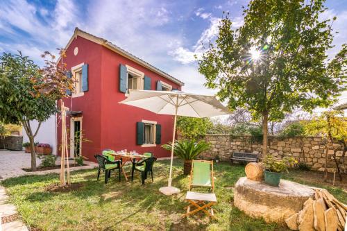 Dafnata Apartamento | Traditional Rustic Maisonette by Konnect