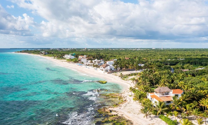 Playa del Secreto Casa | Impresionante mansión frente al mar, ENORME espacio privado al aire libre y piscina privada