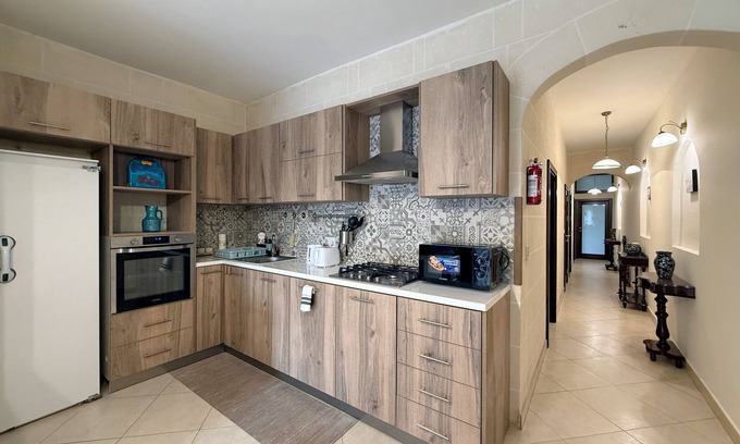 Nadur Apartamento | Traditional Maltese 3BD Apartment