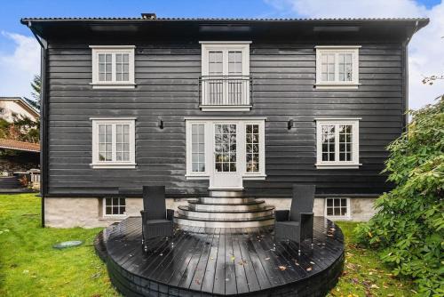 Fana Villa | Traditional Norwegian Villa, Bay view and boat