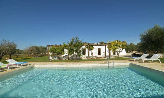 Ostuni Villa | Trullo tradicional, 3 dormitorios y gran piscina en Ostuni, Puglia, Italia