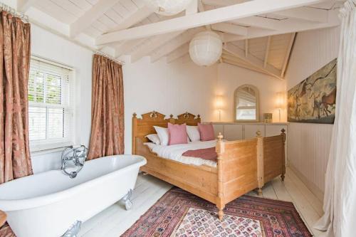 Deal Casa | Trafalgar Cottage - Stunning sea view property on beach