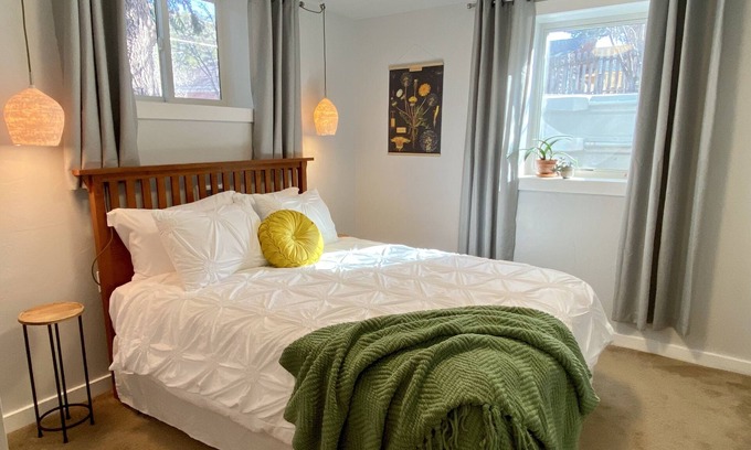 Helena Casa | Trail Lovers Getaway - walk or bike to downtown