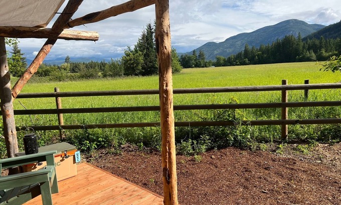 Columbia Falls Cabina | Trailblazer Tent at Columbia Mountain Ranch near Glacier National Park