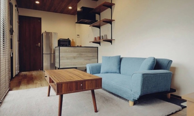 Shikokuchuo Alquiler De RV | Trailer house with camping space wood stove saun / Shikokuchuo City Ehime