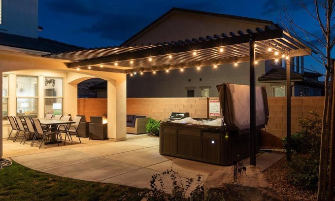 Sienna Hills Casa | Trailhead - PRIVATE HOME/HOT TUB - FULLY LOADED!!!