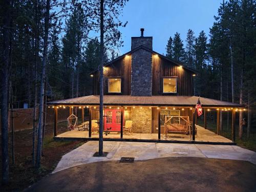 Island Park Casa | Trails End Lodge- Bills Island