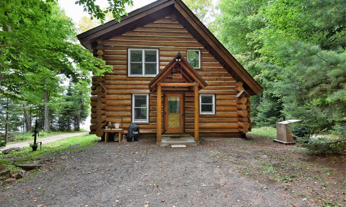 Cable Cabina | Trails Lodge on Lake Namakagon