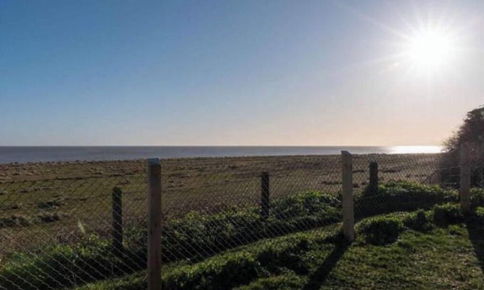 Kessingland Chalet De Esquí | Tranquil 2-bedroom chalet in Kessingland overlooking the sea