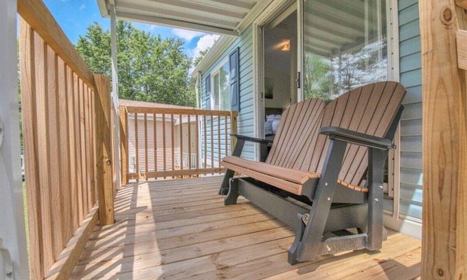 Gatlinburg - Pigeon Forge Alquiler De RV | Tranquil 2BR Cottage near Dollywood