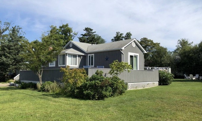 Jamesport Casa | Tranquil Beach Home - a solo pasos de Private Beach