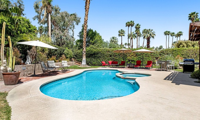 Araby Casa | Tranquil dog-friendly retreat w/ private pool & spa, courtyard, & mountain views