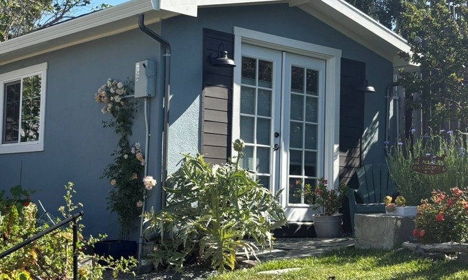 San Pablo Cabaña | Tranquil garden cottage with WiFi in San Pablo