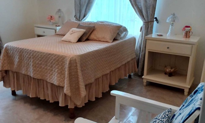 Reach Casa | Tranquil getaway in cool, lush hills of Portland