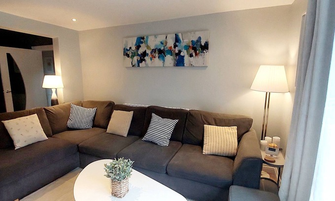 Huyton Casa | Tranquil haven in vibrant Liverpool!