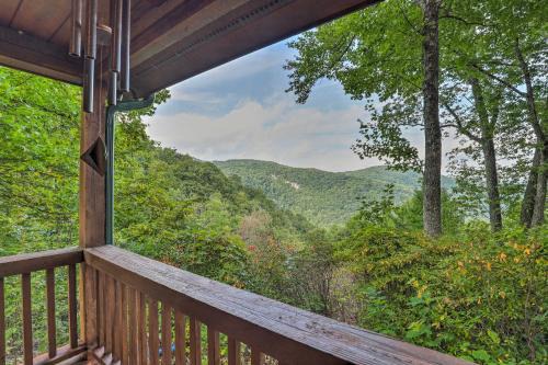 Gerton Casa | Tranquil Hendersonville Cabin with Mountain Views!