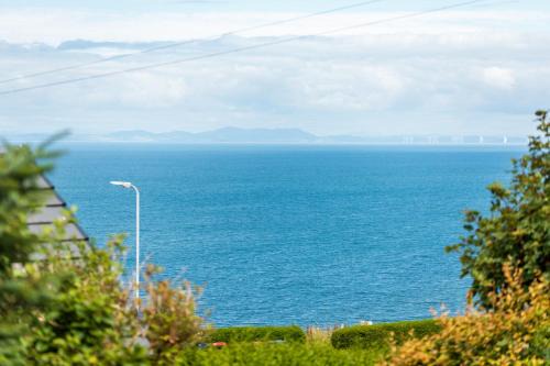 Whitehaven Casa | Tranquil House with Sea Views