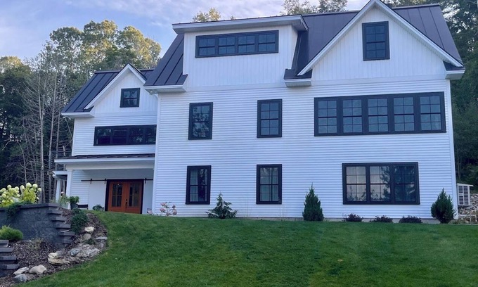 Lee Casa | Tranquil lakeside and trailside 5-bedroom house in Lee with gourmet kitchen.