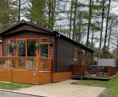 Morpeth Cabina | Tranquil Lodge hot tub and free golf