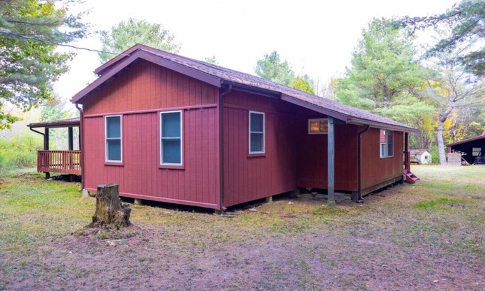 Prattsburgh Cabina | Tranquil Log Cabin Retreat on 10+ Acres w/ Pond & Fire Pit!