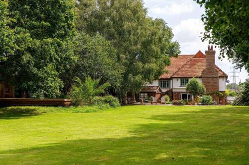 Chichester Casa | Tranquil Luxe in Country Cottage