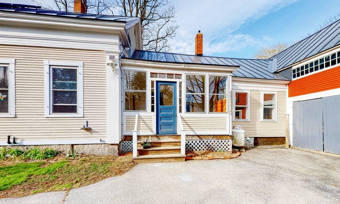 Northfield Otro | Tranquil nature escape with lush yard, sauna, ideal location, fast WiFi & more