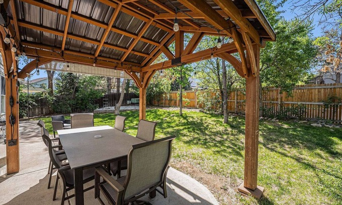 North Central Westminster Casa | Tranquil Retreat | Sauna | Master Suite | Lrg Yard