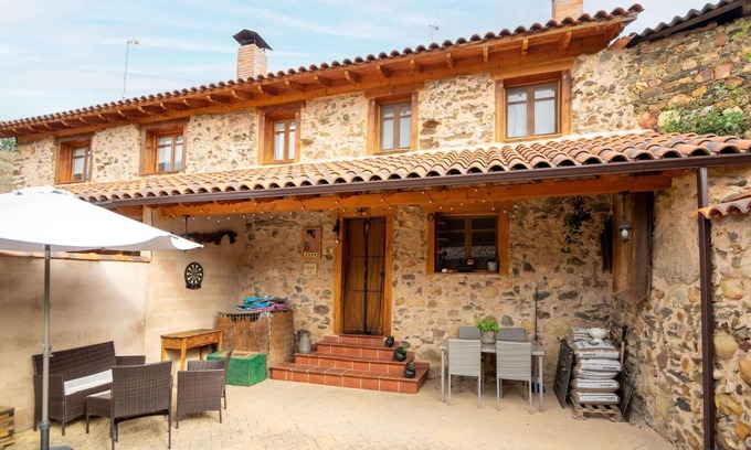Benllera Cabaña | Estancia tranquila cerca del río Luna
