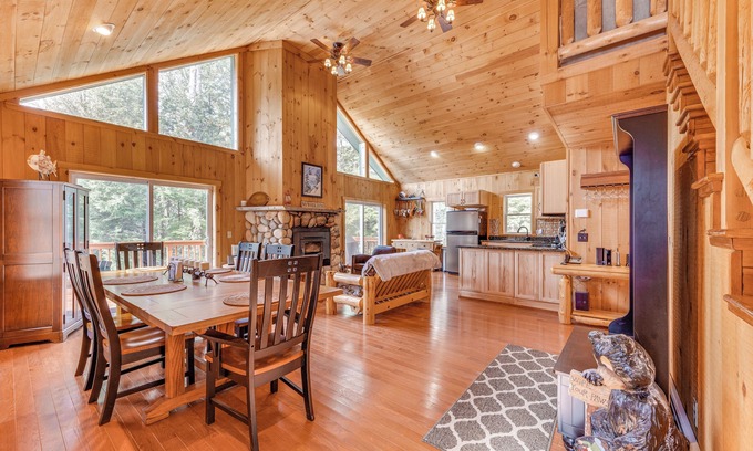Thornton Cabina | Tranquil Thornton Cabin: Deck, Views & Game Room!