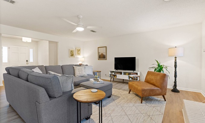 Brunswick Casa | Tranquil Tides Retreat | 3 Bed, 2 Bath Pet-Friendly