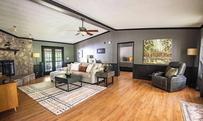 Green Pond Casa | Tranquil Trails – Hot Tub Porch Fenced Yard