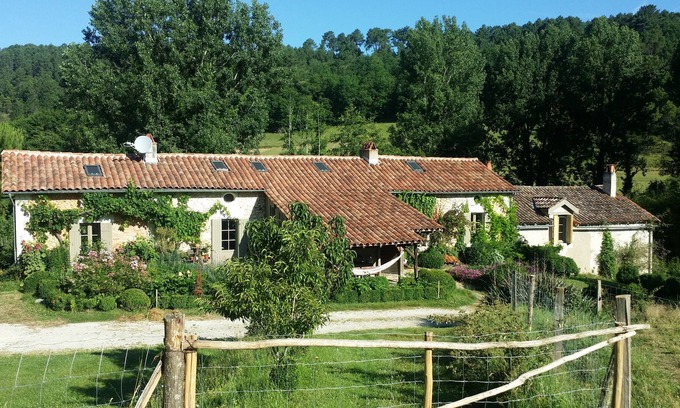 Issac Casa | Tranquil transformado millhouse conjunto en 4 hectáreas de impresionante Dordoña campo.