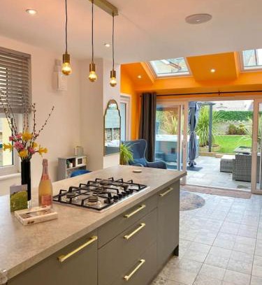 Colwyn Bay Casa | Tranquil Victorian Villa with Hot Tub & Sauna