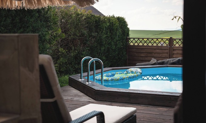 Stadtlauringen Apartamento | Traumhafte Ferienwohnung zum See. Mit Pool, Whirlpool, Sauna und Outdoor-küche