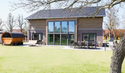 Muritz Apartamento | Traumvilla am Müritz Nationalpark, 17 Gäste, Sauna