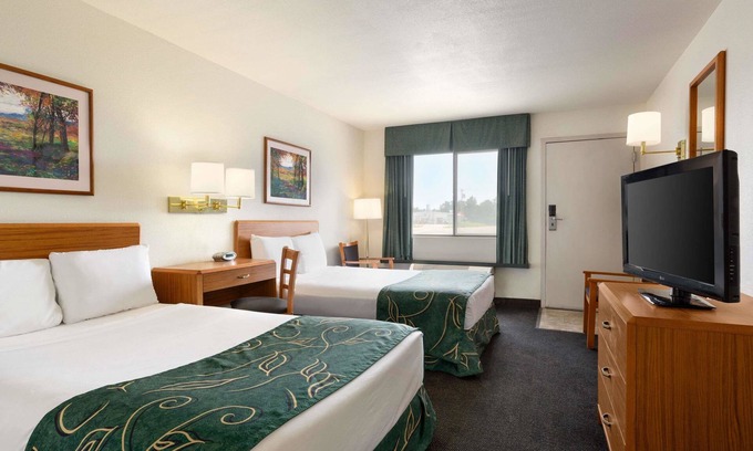 Sharon Springs Hotel | Travelodge by Wyndham Sharon Springs