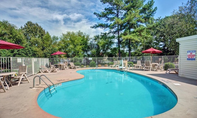 Cape Fear Hotel | Travelodge by Wyndham Fayetteville